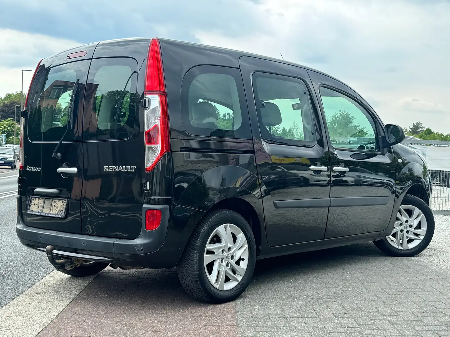 Vehicle image, number 2