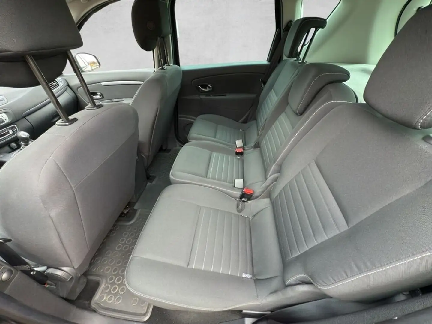 Vehicle image, number 8