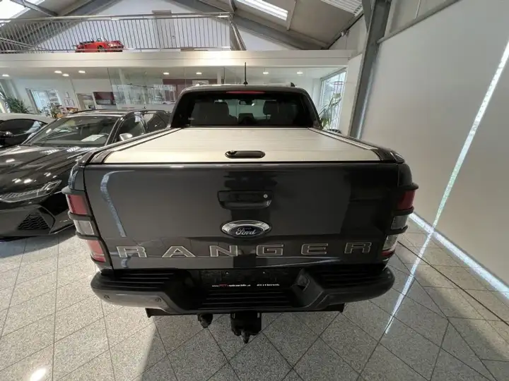 Additional image of the vehicle