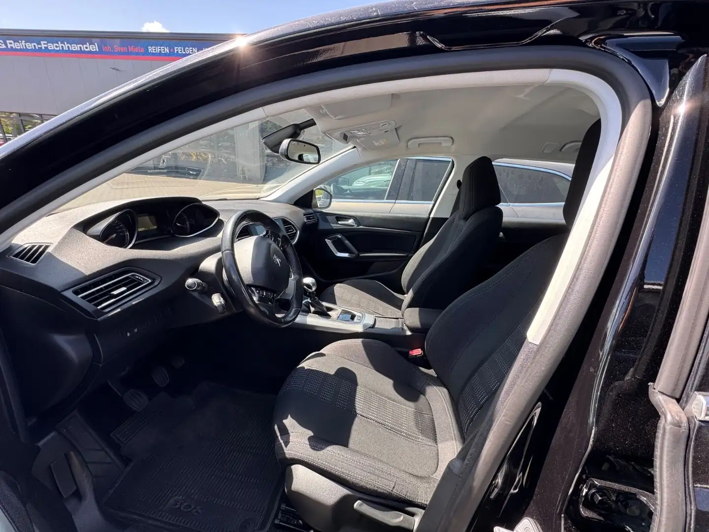 Vehicle image, number 7