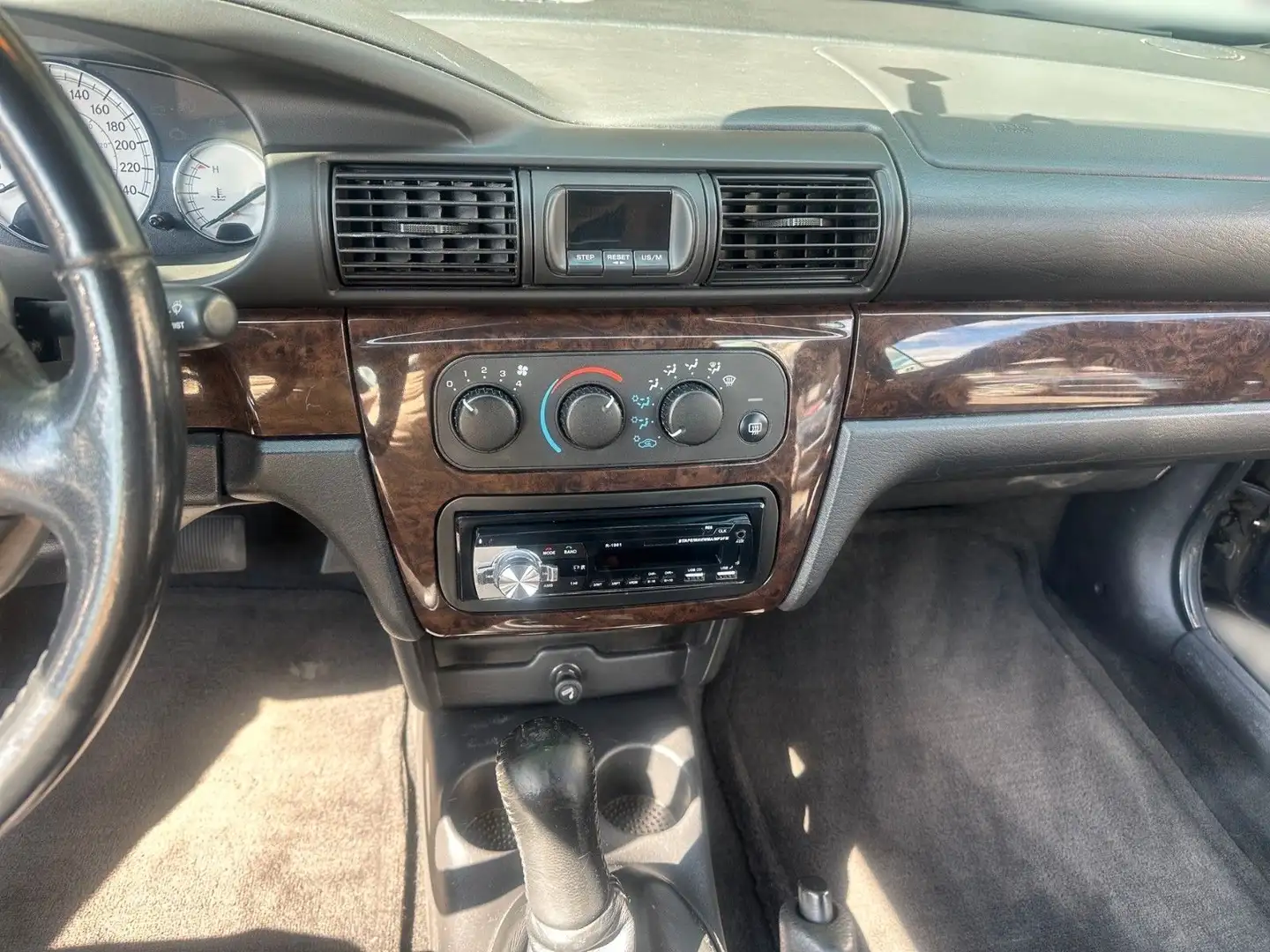 Vehicle image, number 9