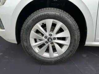 Vehicle image thumbnail, number 9