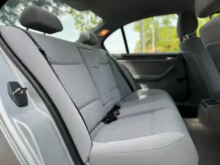 Vehicle image thumbnail, number 11