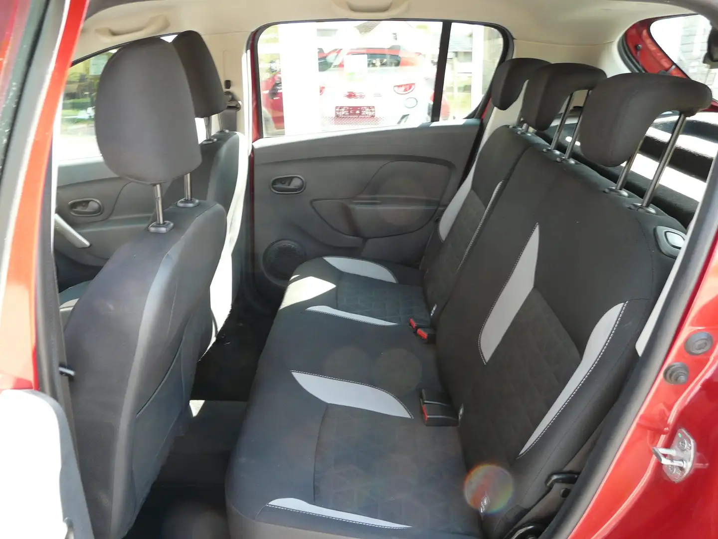 Vehicle image, number 12