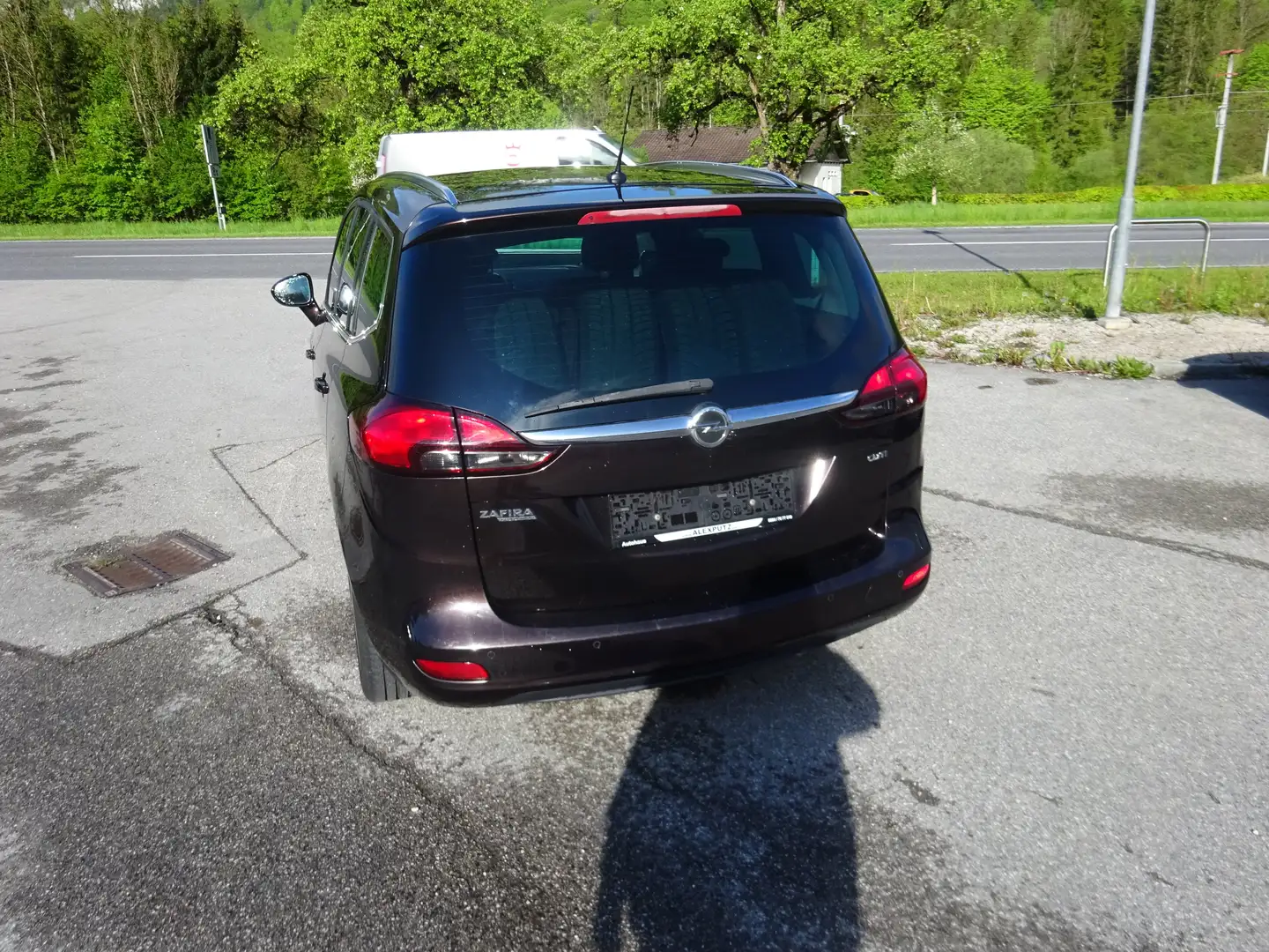 Vehicle image, number 8
