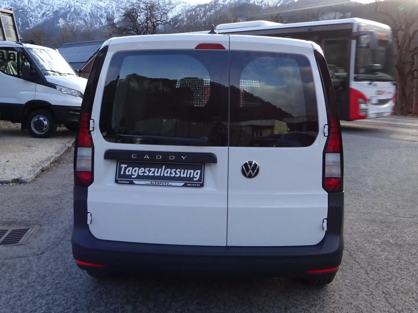 Vehicle image, number 6