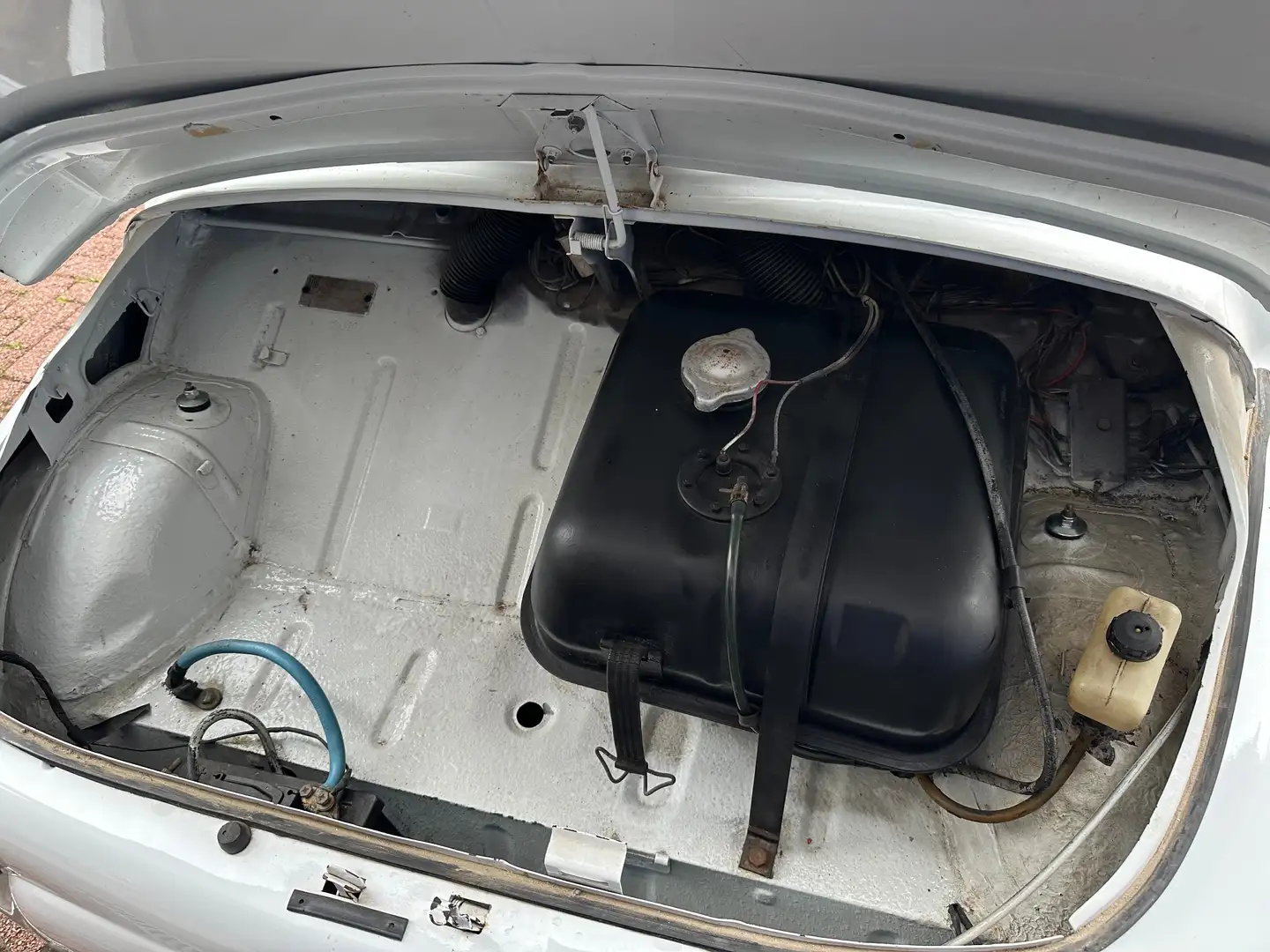 Vehicle image, number 8