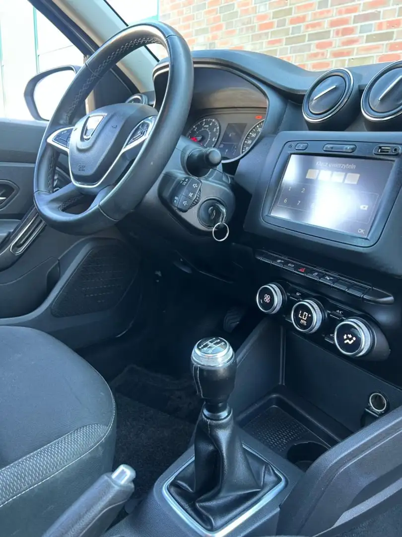 Vehicle image, number 8