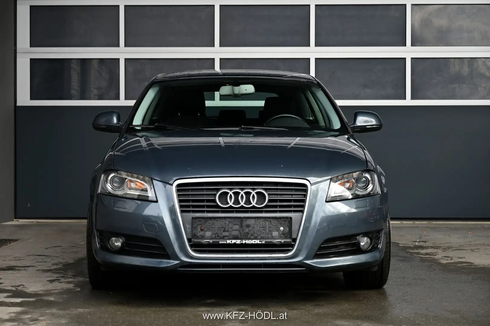 Vehicle image, number 3