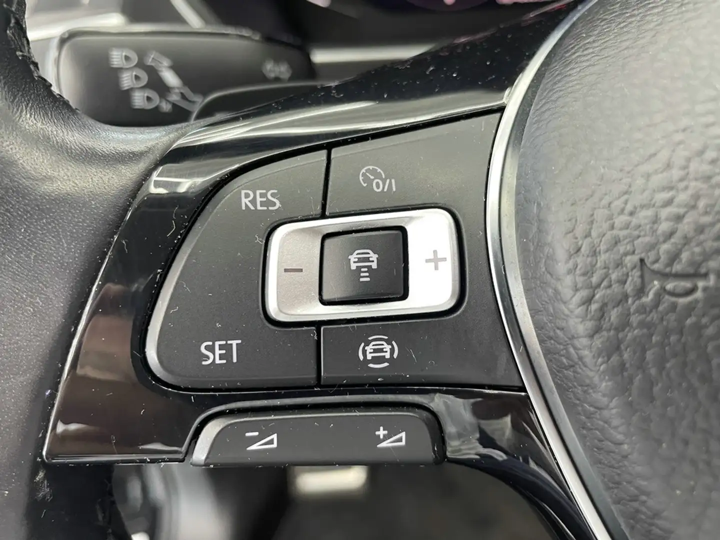 Vehicle image, number 9