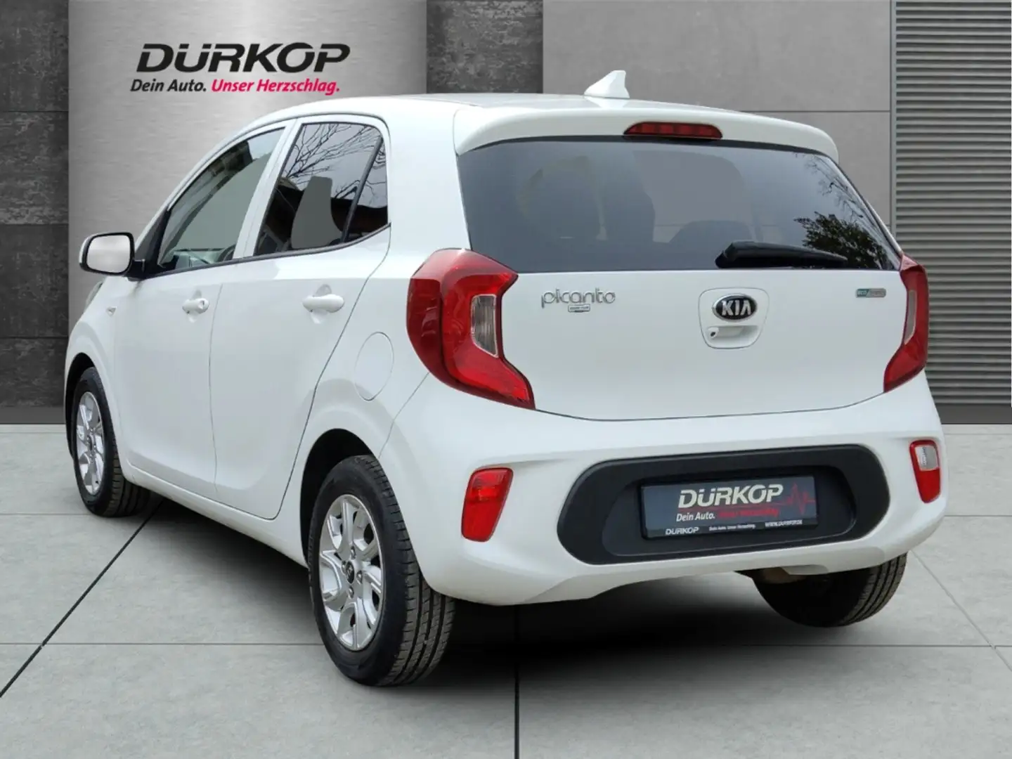 Vehicle image, number 3