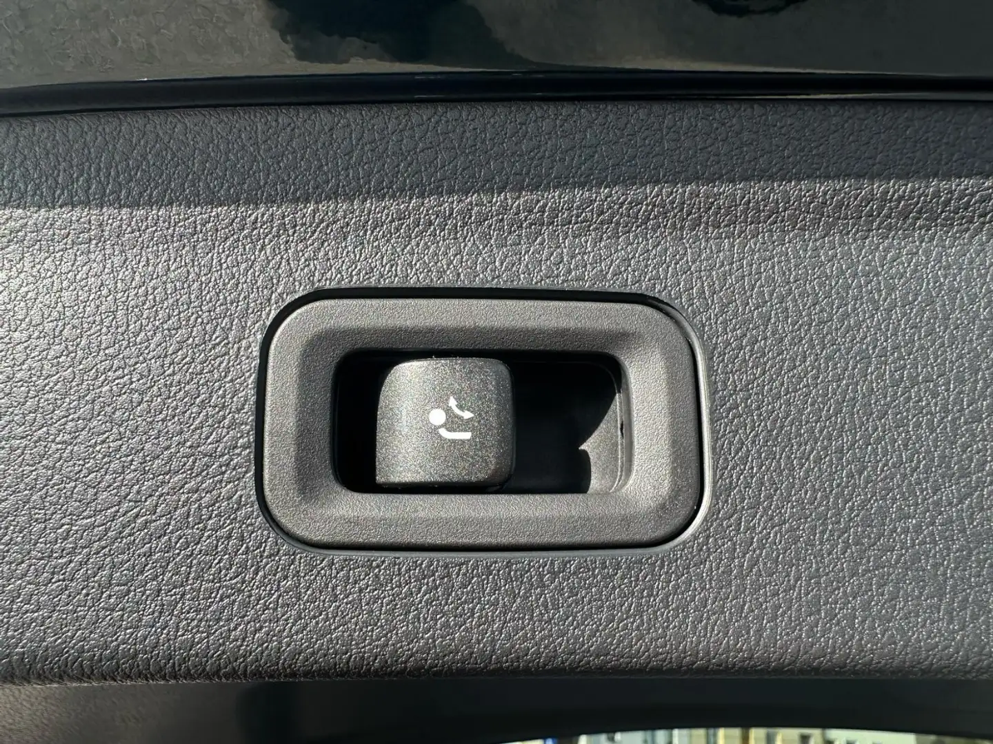 Vehicle image, number 9