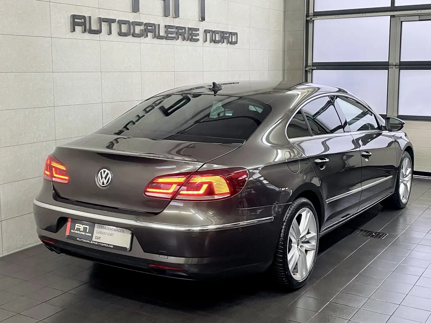 Vehicle image, number 6