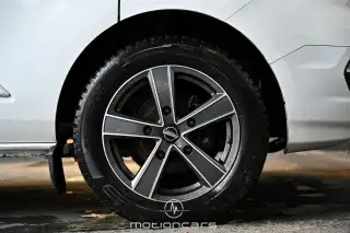 Vehicle image thumbnail, number 7
