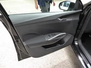 Vehicle image thumbnail, number 8