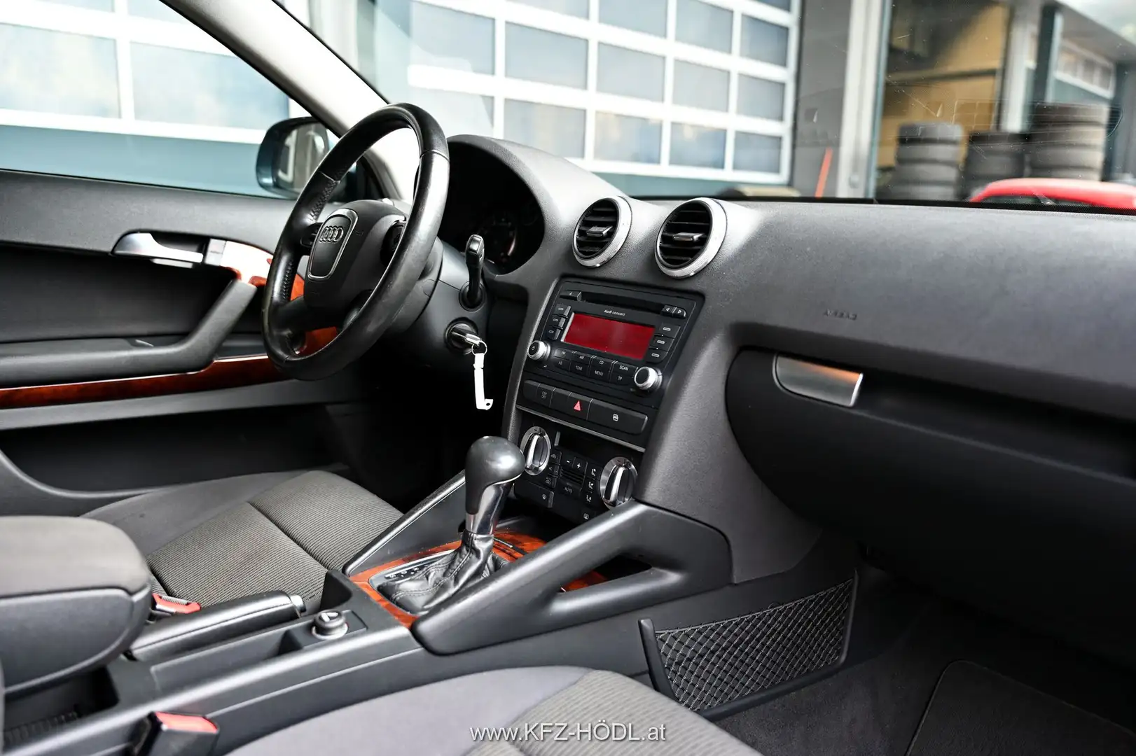 Vehicle image, number 9