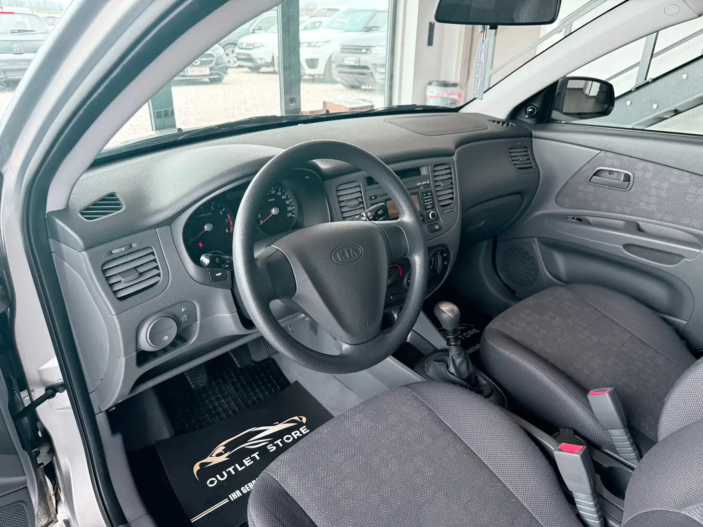 Vehicle image, number 6