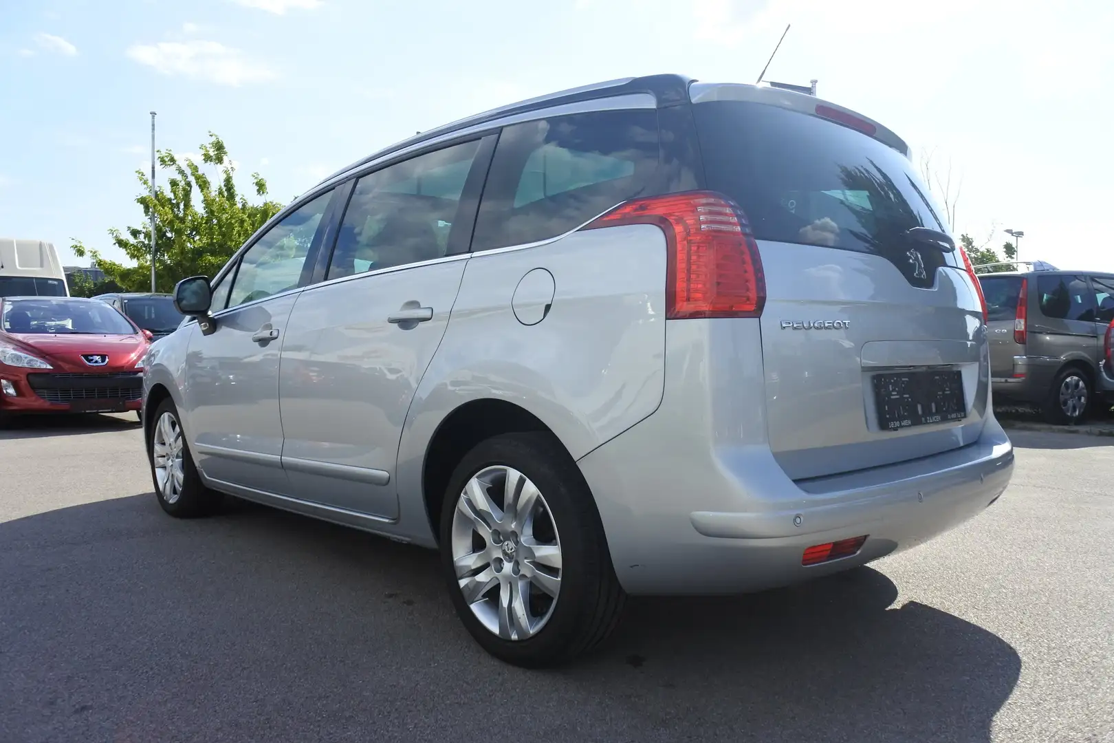 Vehicle image, number 7