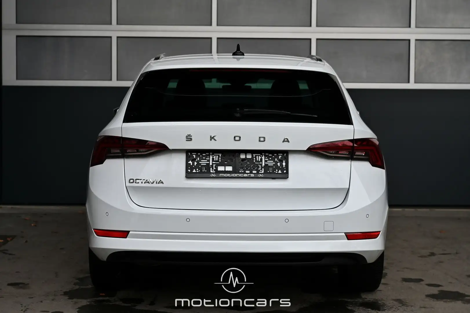 Vehicle image, number 4