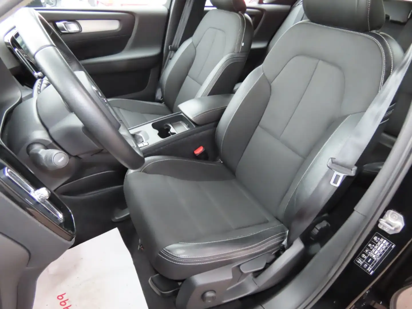 Vehicle image, number 9