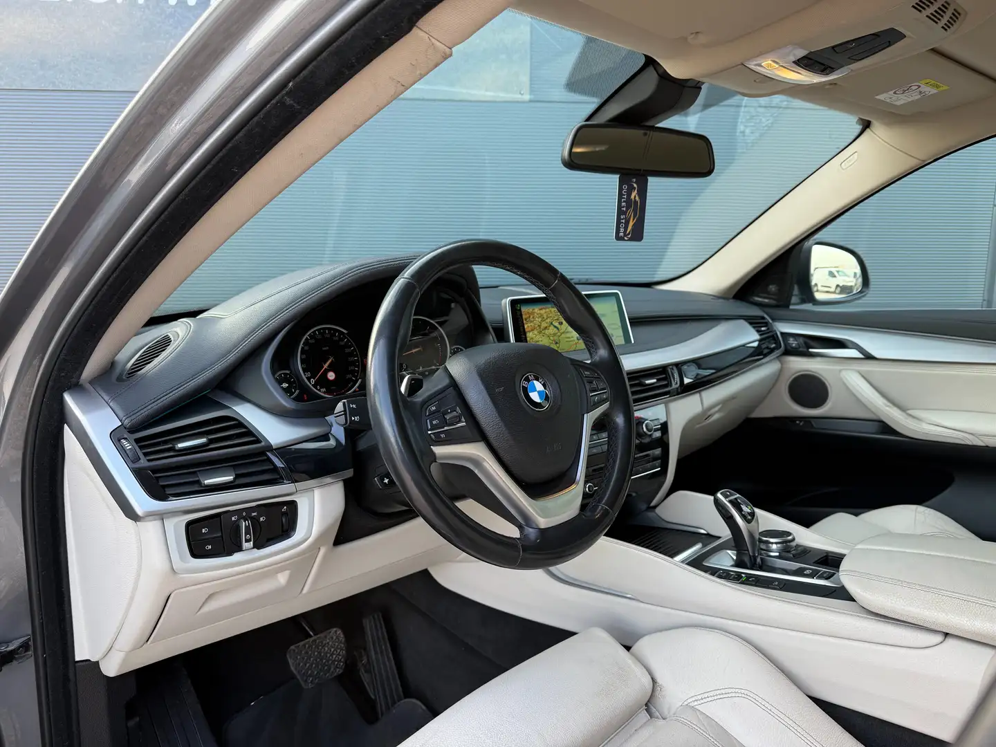 Vehicle image, number 8