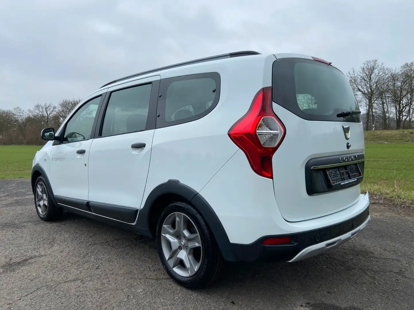 Vehicle image, number 3