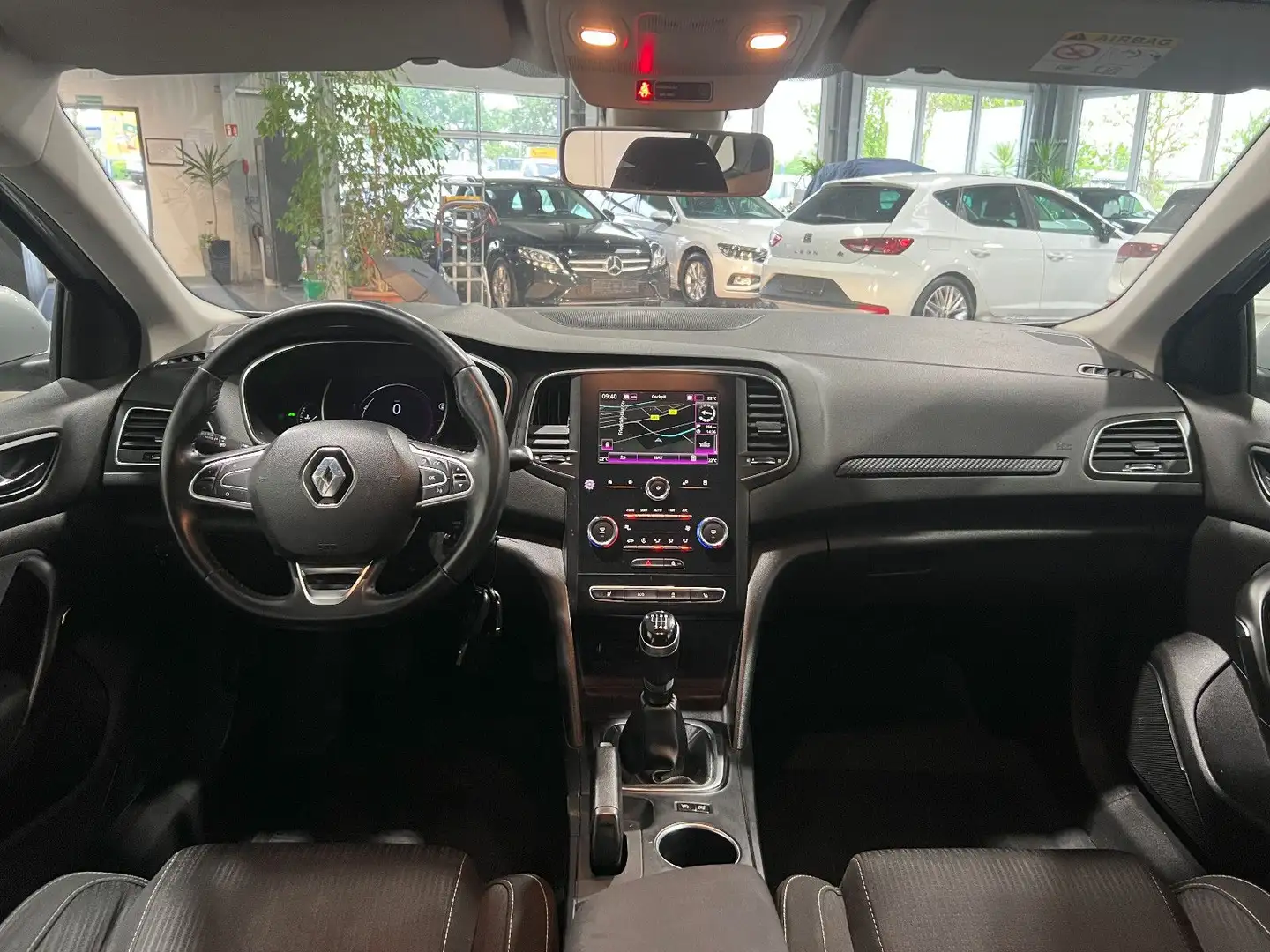 Vehicle image, number 16