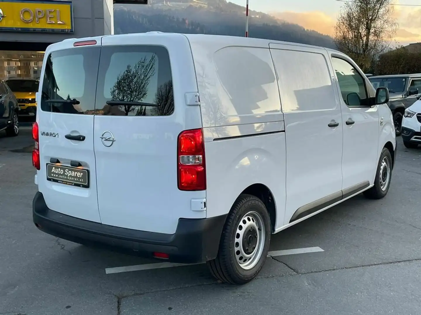 Vehicle image, number 4