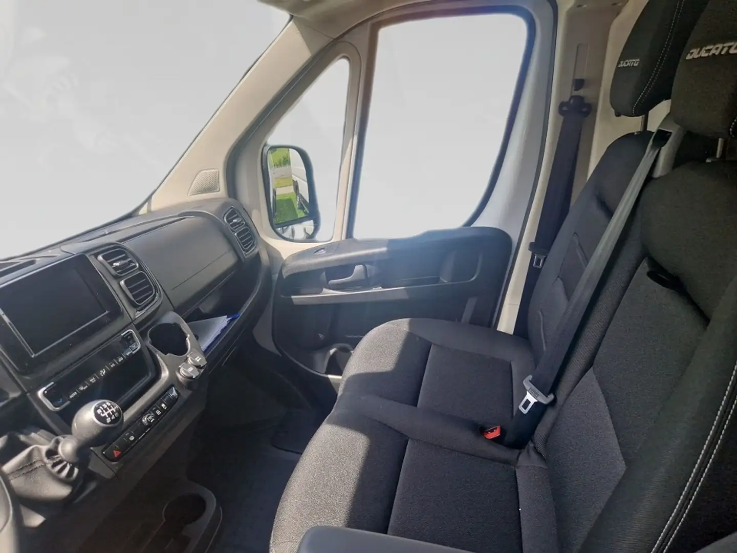 Vehicle image, number 15