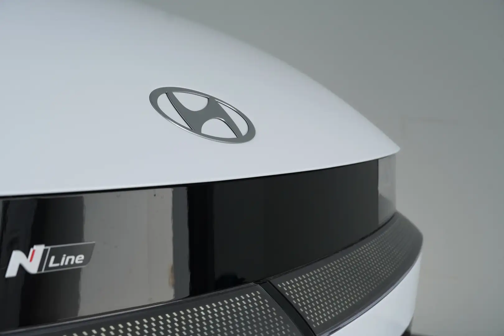 Vehicle image, number 6