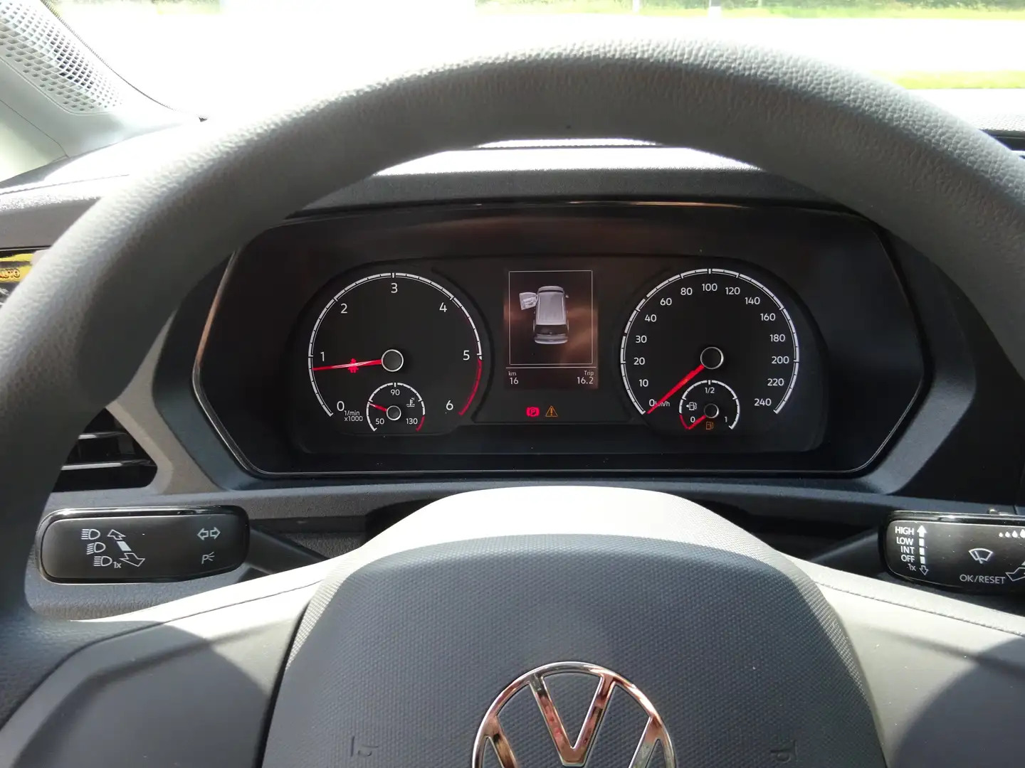 Vehicle image, number 14