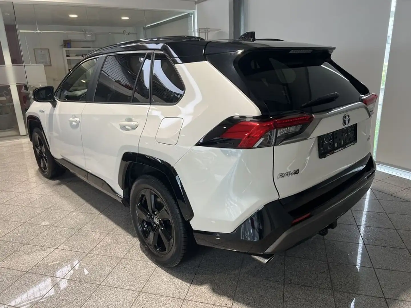 Vehicle image, number 3