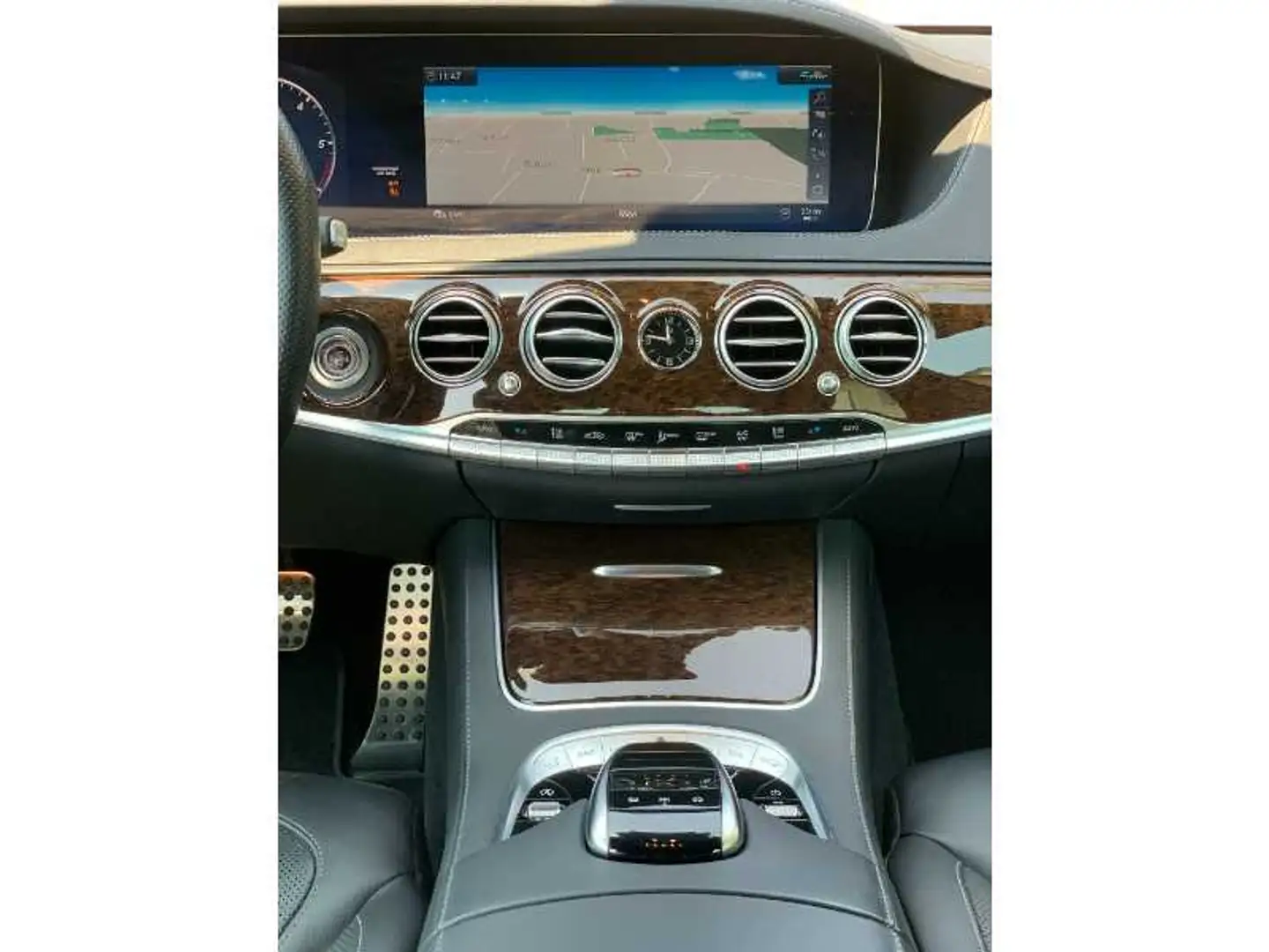Vehicle image, number 12