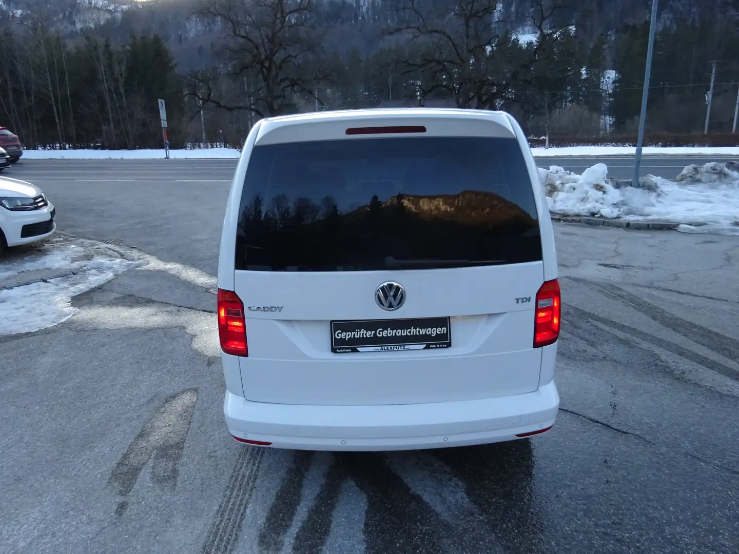 Vehicle image, number 6