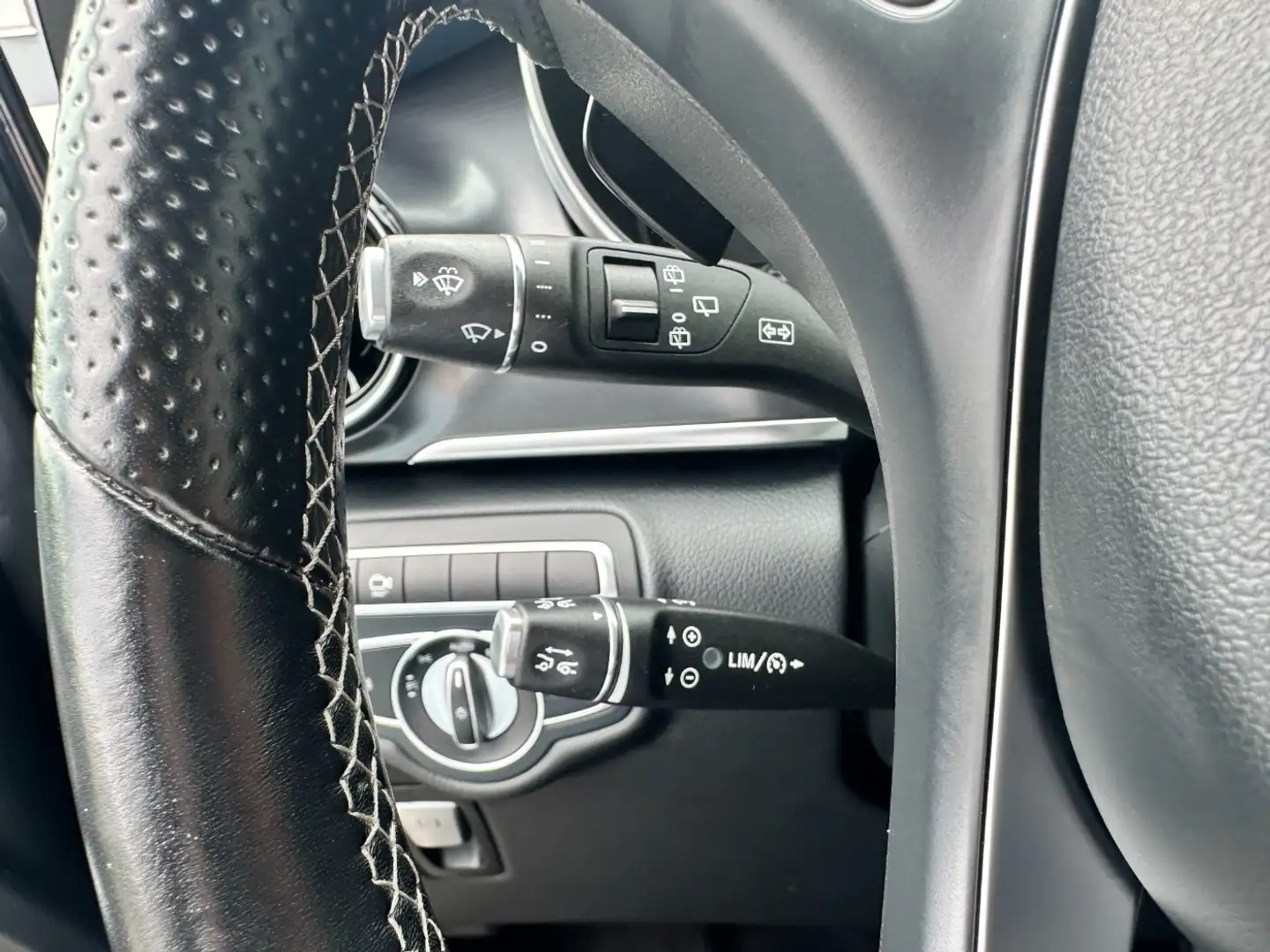 Vehicle image, number 16