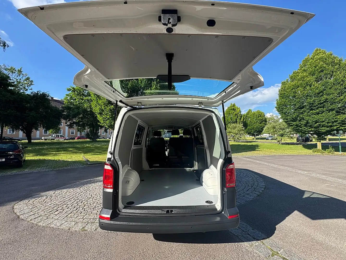 Vehicle image, number 5