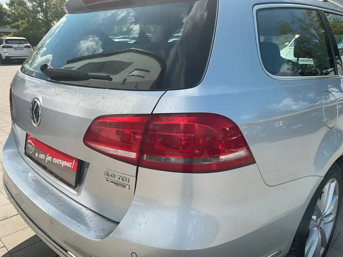 Vehicle image, number 12