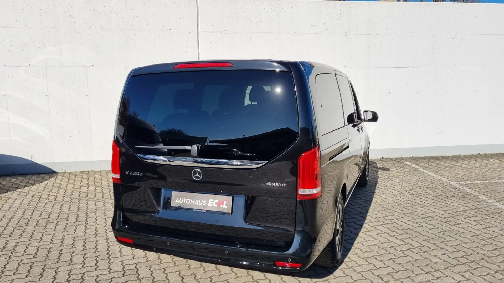 Vehicle image, number 6