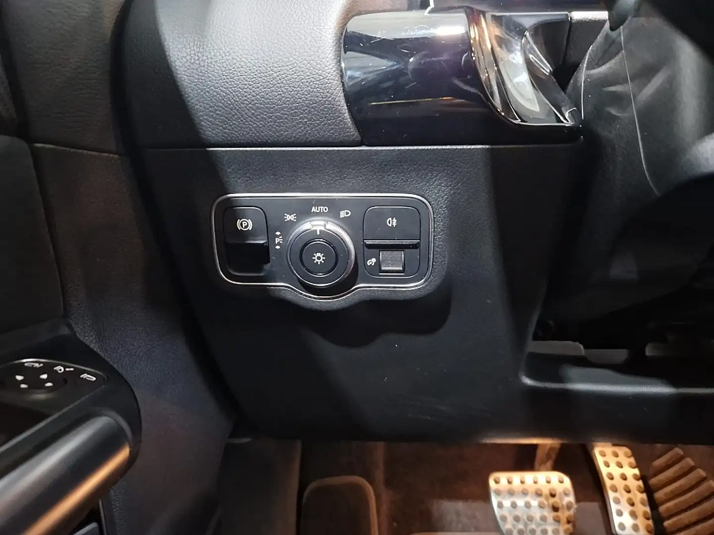 Vehicle image, number 14