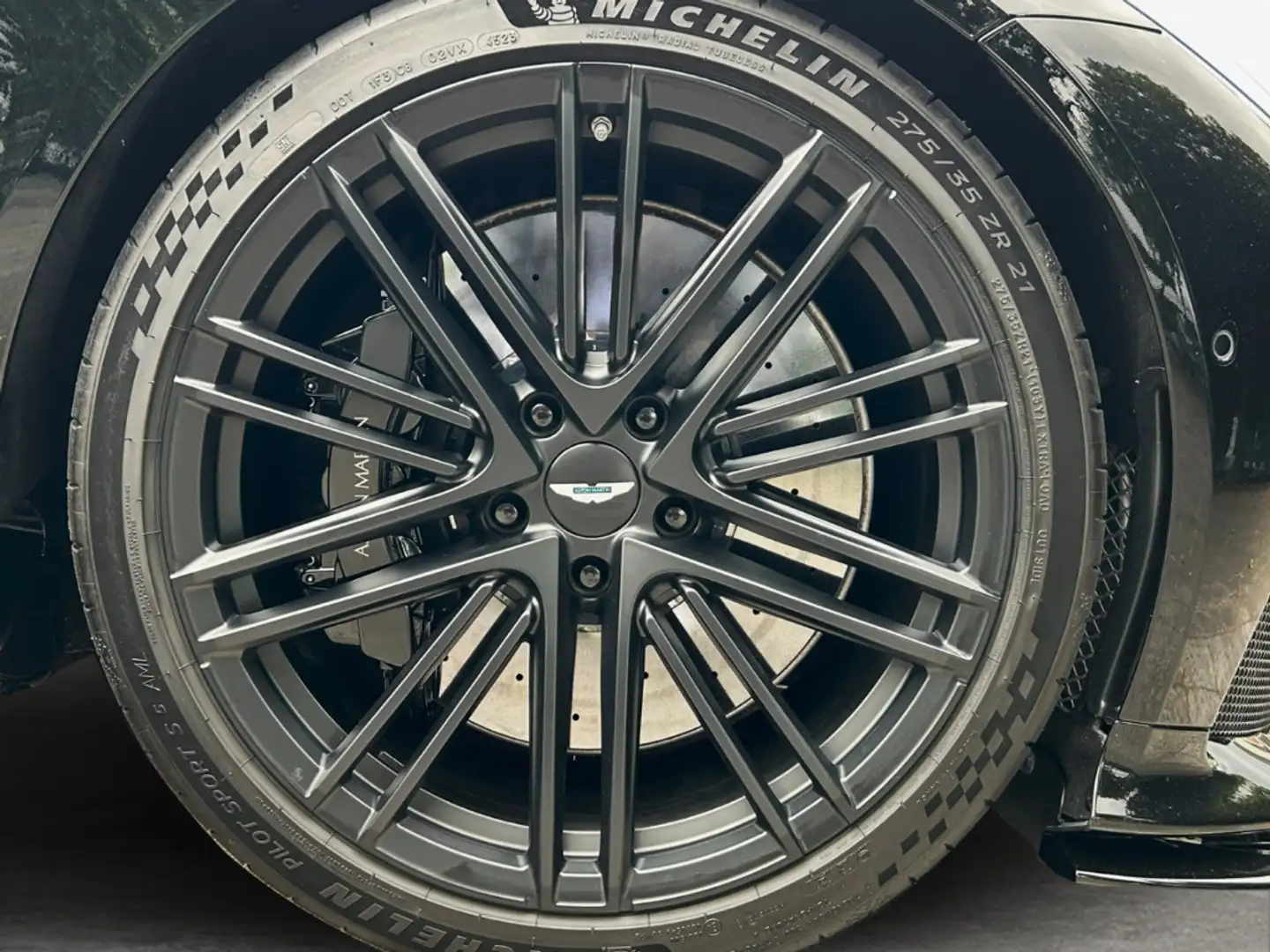 Vehicle image, number 4