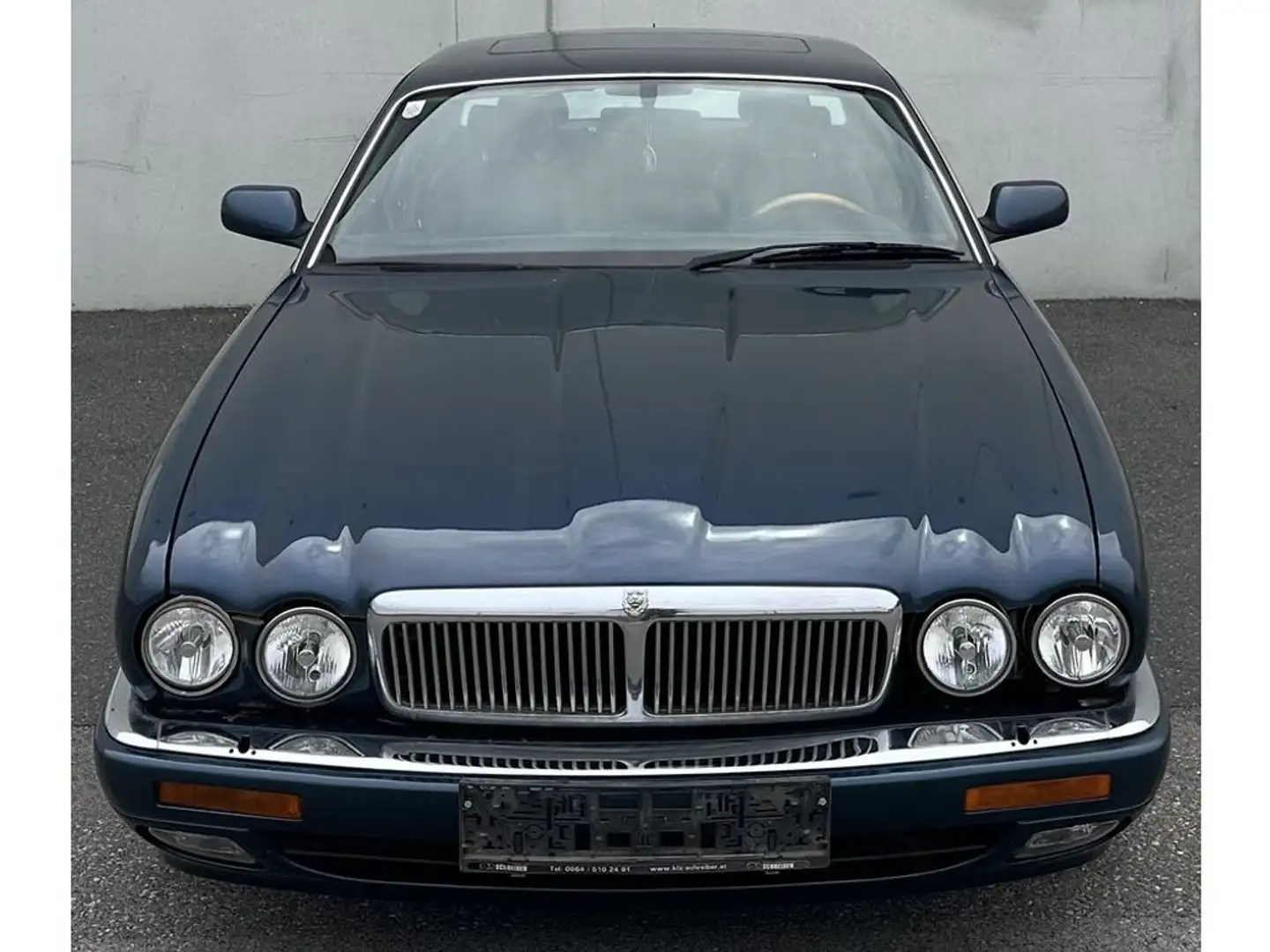 Vehicle image, number 4