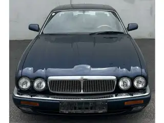 Vehicle image thumbnail, number 4