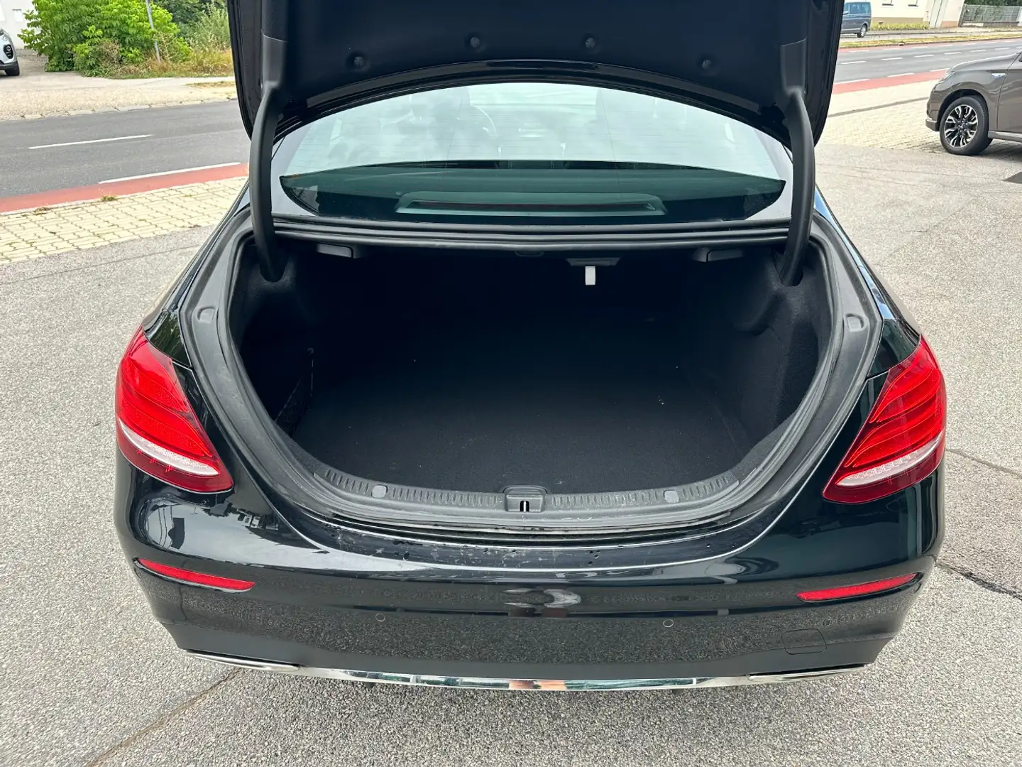 Vehicle image, number 7