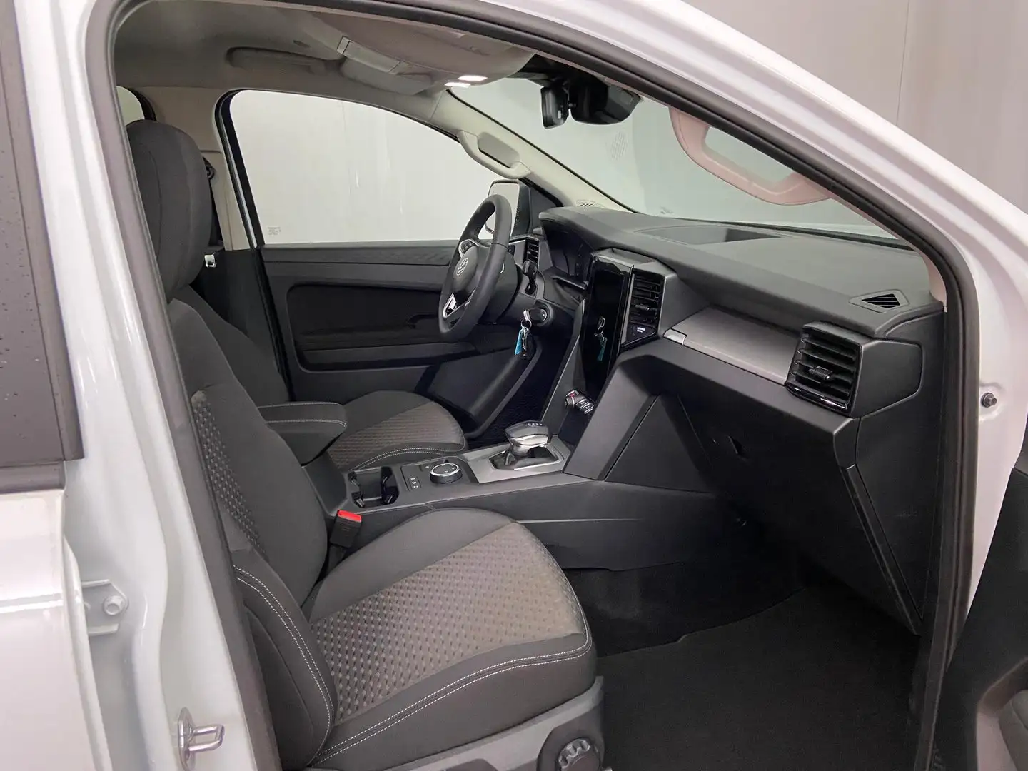 Vehicle image, number 8