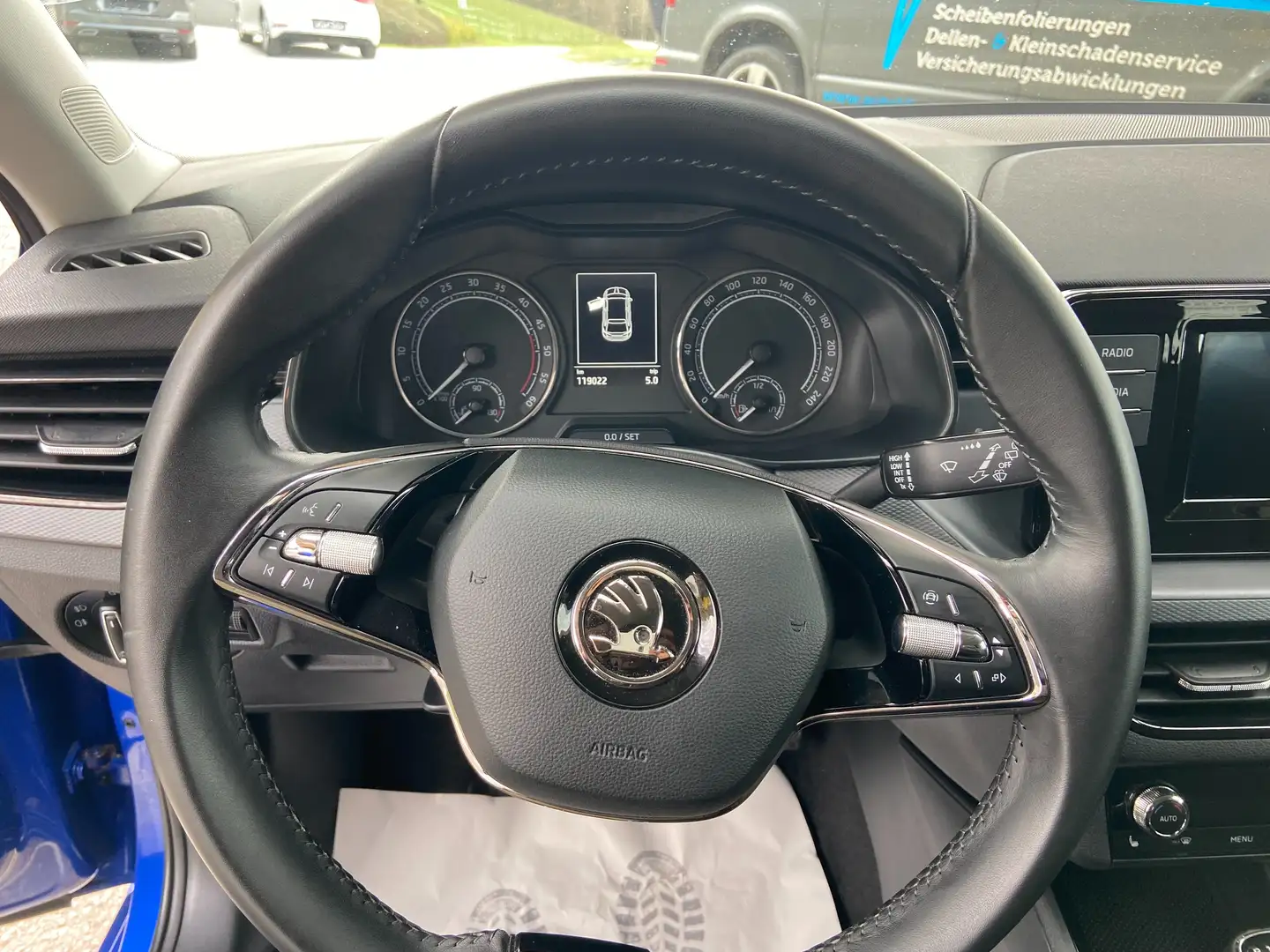 Vehicle image, number 13