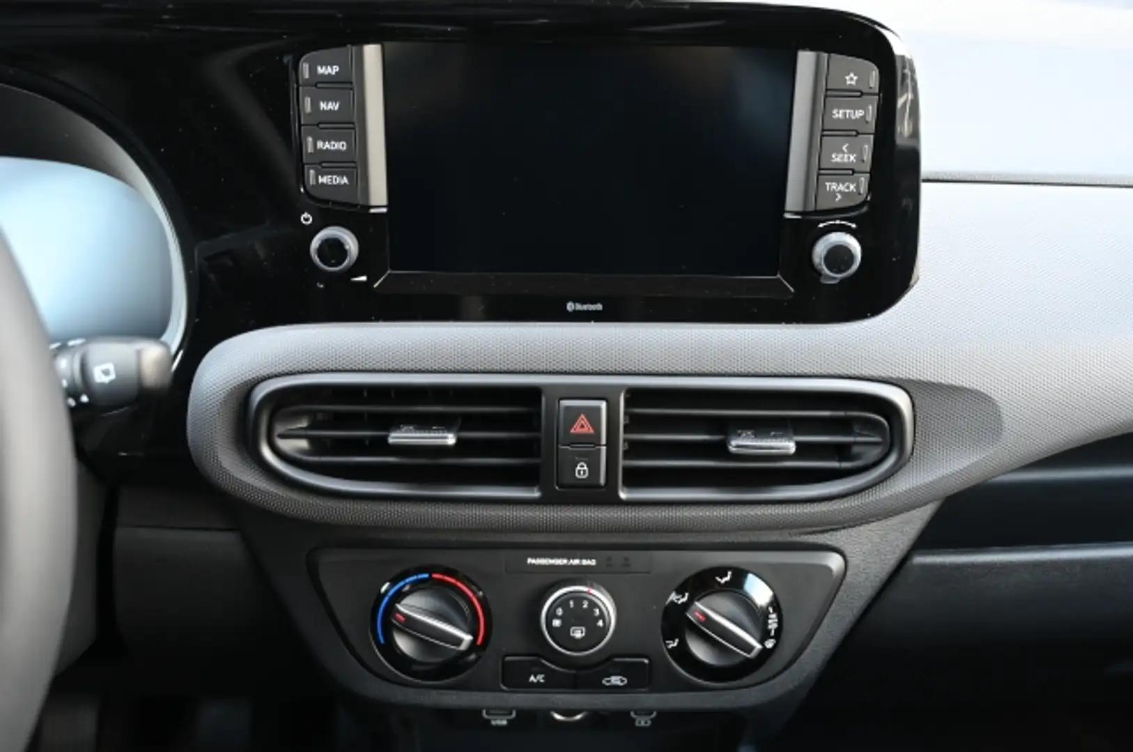 Vehicle image, number 12