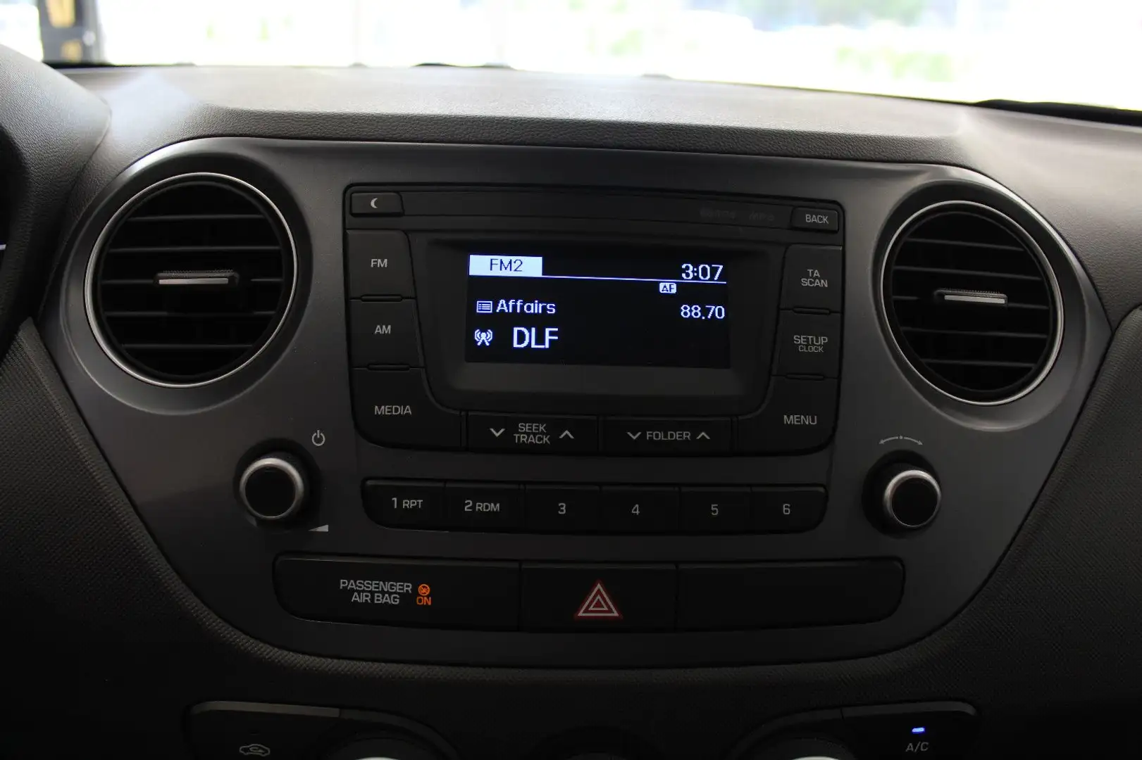 Vehicle image, number 9