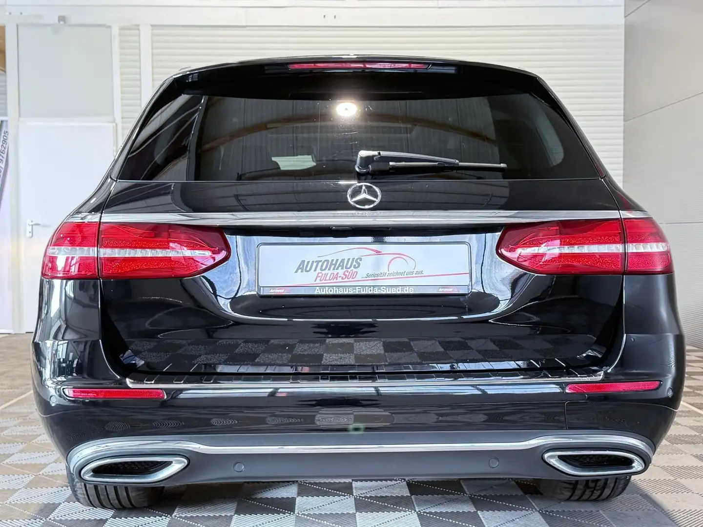 Vehicle image, number 8