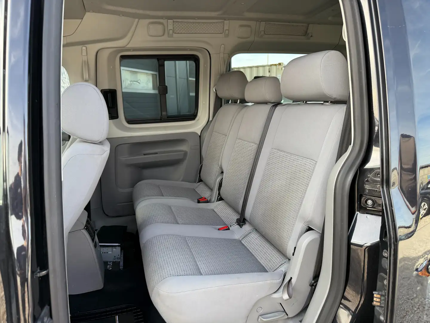Vehicle image, number 9