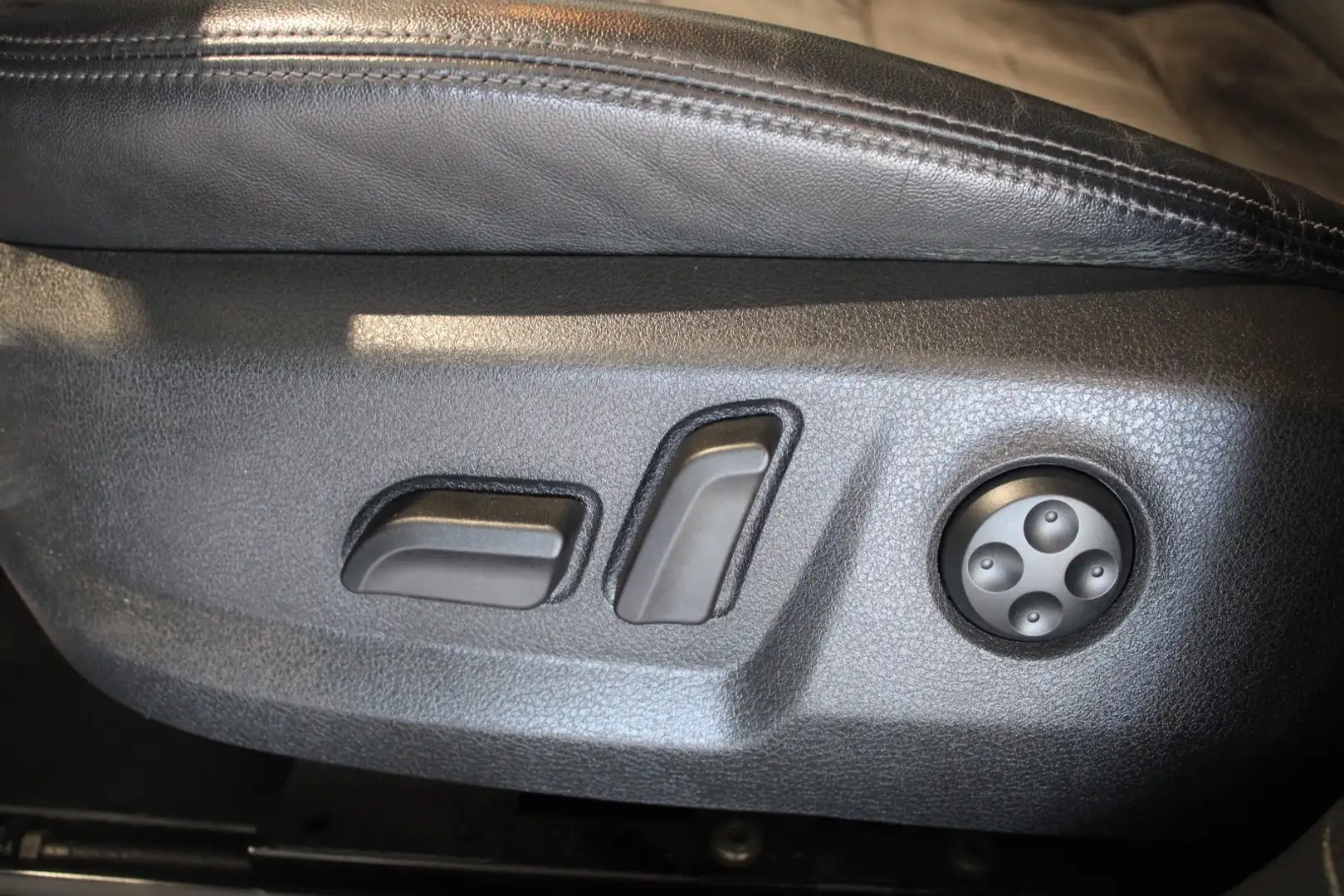 Vehicle image, number 11